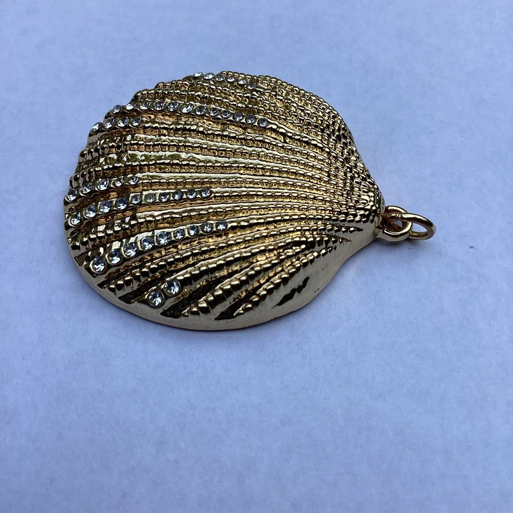 Gold Seashell Pendant with Rhinestones - Picture 2 of 7